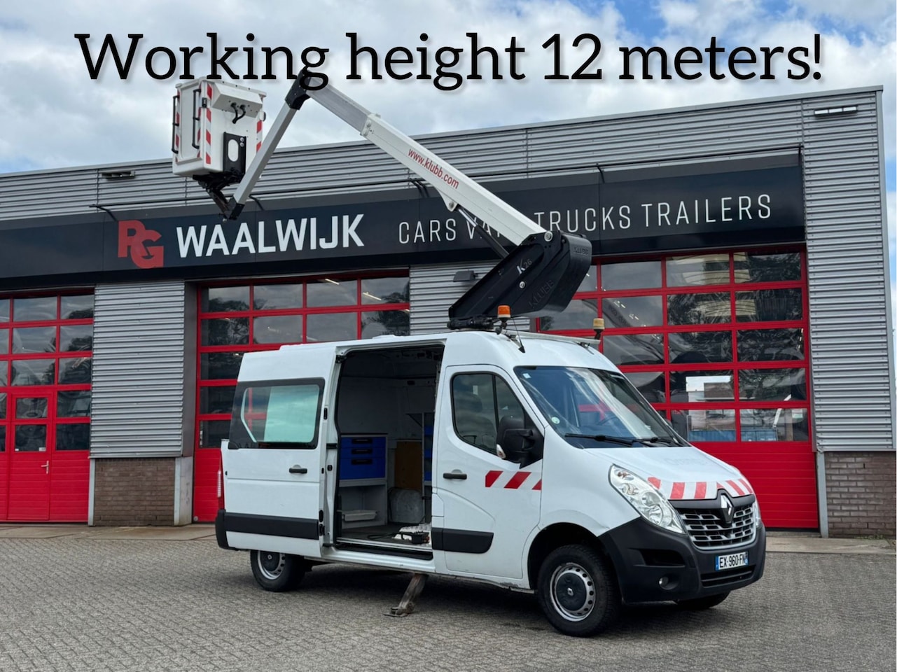 Renault Master - 694 working hours - AutoWereld.nl