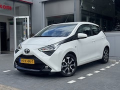 Toyota Aygo - 1.0 VVT-i x-play Automaat Apple/Android, Camera, Airco, Lichtmetalen velgen , All-in Rijkl