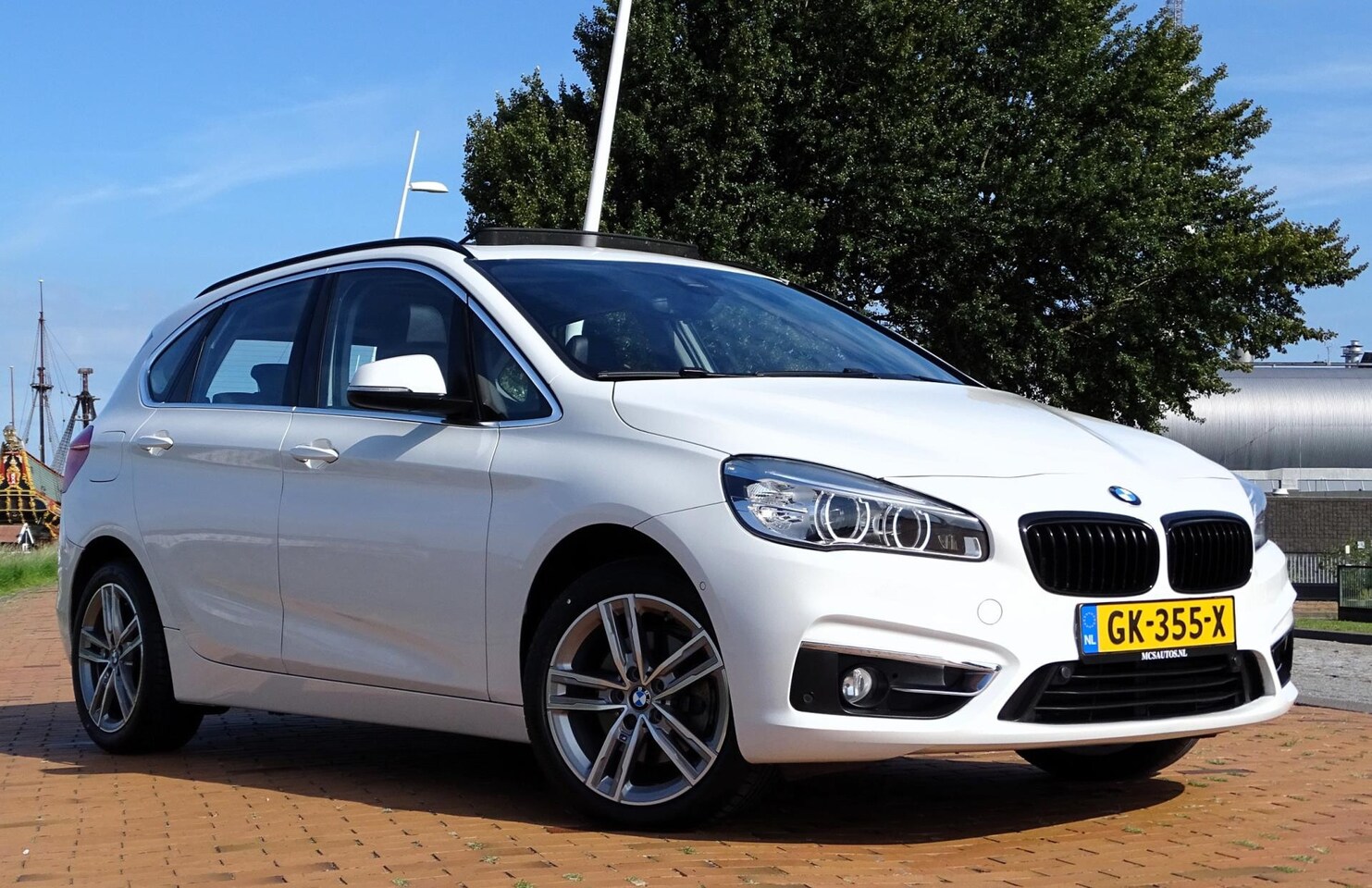 BMW 2-serie Active Tourer - 218i Automaat Leer Pano Sportzetels - AutoWereld.nl