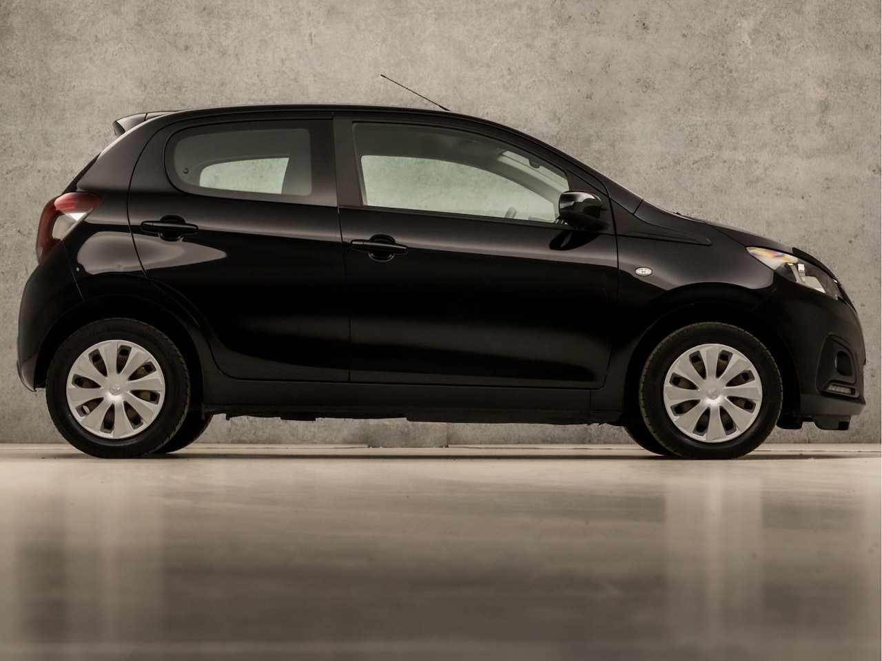 Peugeot 108 1.0 e-VTi Blue Lease CARPLAY AIRCO 5-DEURS 2019 Benzine