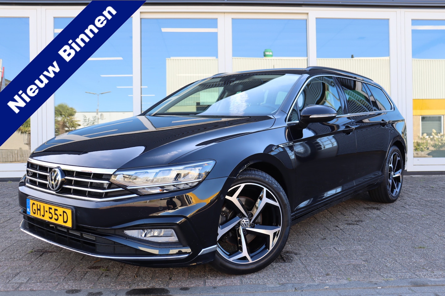 Volkswagen Passat Variant - 1.5 TSI R-Line Business + 1.5 TSI R-Line Business, Cruise Control, Automaat, Apple Carplay, Climate Control, PDC V+A - AutoWereld.nl