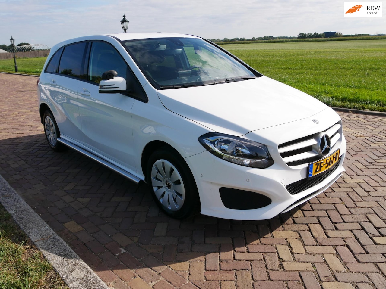 Mercedes-Benz B-klasse - 220 d Ambition AUT AC **EX-POLITIE** ** 7299 MARGE** - AutoWereld.nl