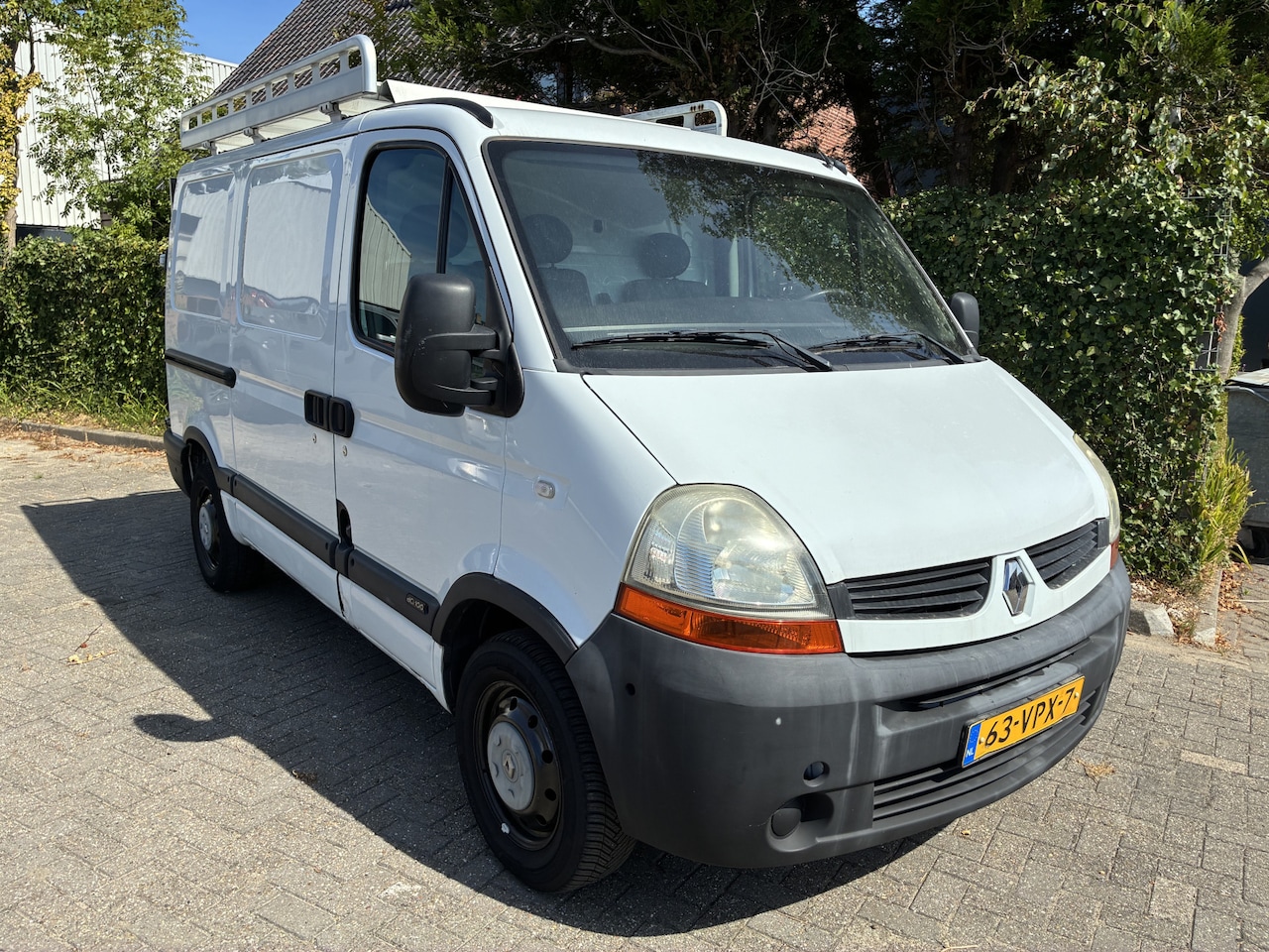 Renault Master - T33 2.5 dCi L1H1 Imperiaal, trekhaak, incl Nwe APK bij aflevering, NAP - AutoWereld.nl
