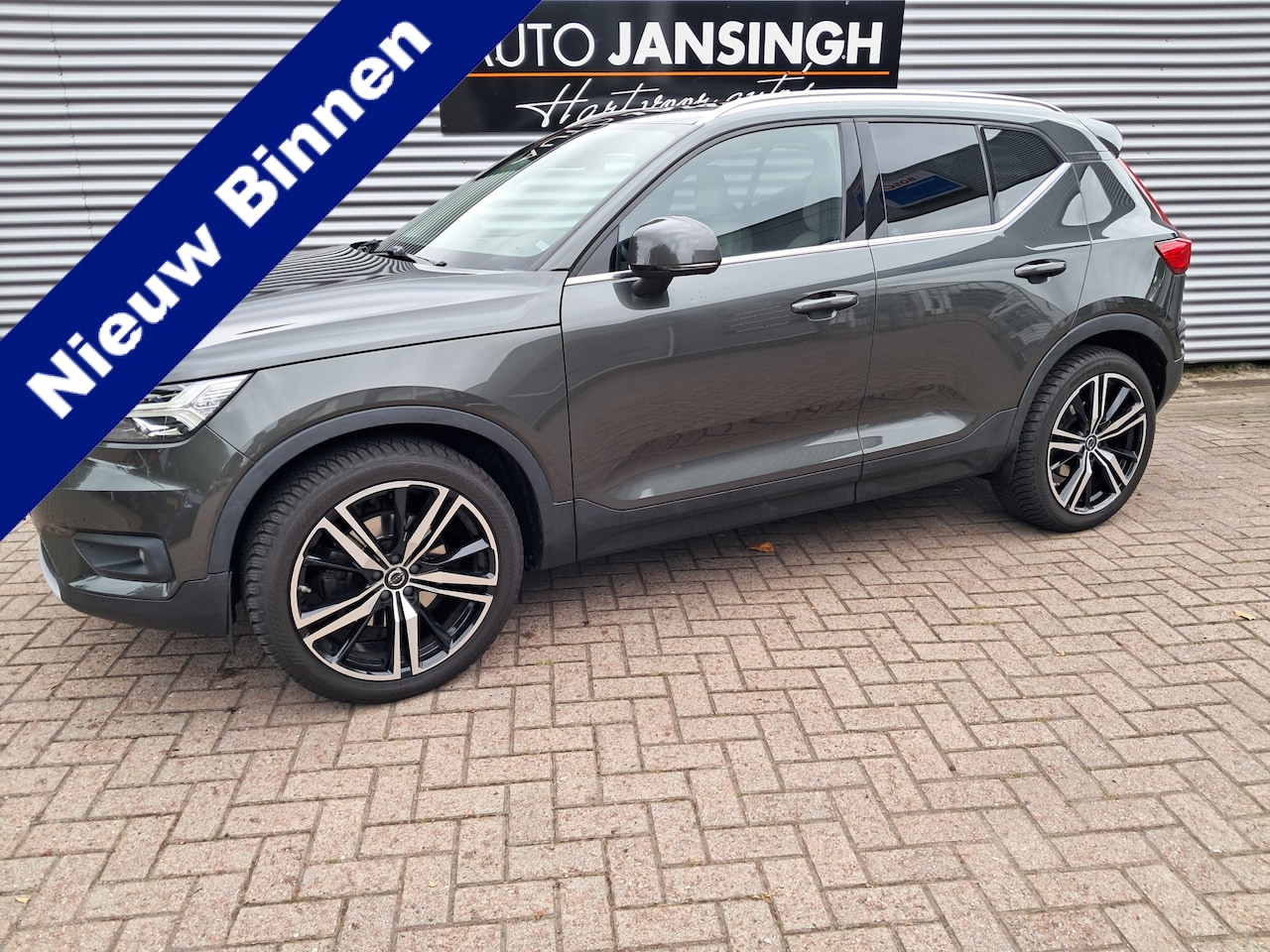 Volvo XC40 - 2.0!! T4 Inscription Automaat met Schuif/kanteldak! | Clima | Cruise | Vol lederen bekledi - AutoWereld.nl