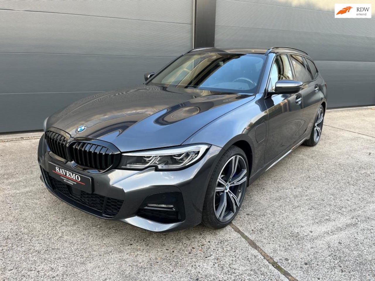 BMW 3-serie Touring - 330e High Executive M pakket / Elek trekhaak / Stuur verwarming / Head up - AutoWereld.nl