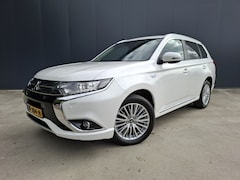 Mitsubishi Outlander - 2.0 PHEV Executive Edition CAMERA NAVI TREKHAAK METALLIC