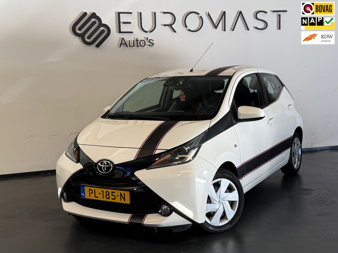 Toyota Aygo - 1.0 VVT-i x-play Airco Camera Cruise Nap Nieuwe Apk - AutoWereld.nl