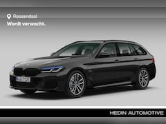BMW 5-serie Touring - 530e xDrive Business Edition Plus M-Sport | Head up | Panoramadak | Comfortstoelen | Stuur