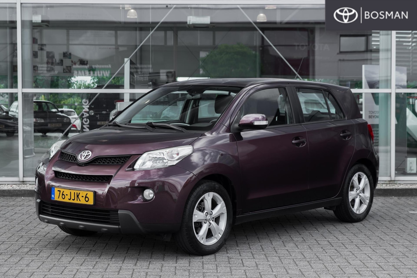 Toyota Urban Cruiser - 1.3 VVT-i Aspiration 1.3 VVT-I Aspiration - AutoWereld.nl