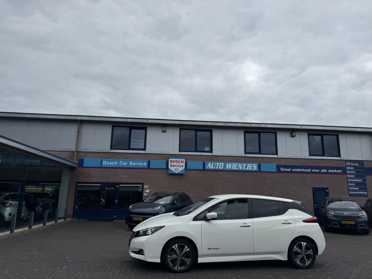 Nissan LEAF - Tekna 40kWh | Half-Leer | Navi - AutoWereld.nl