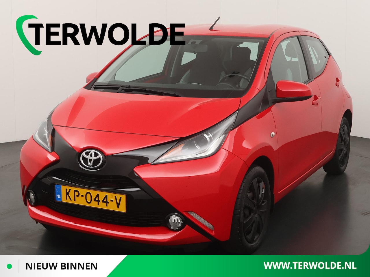 Toyota Aygo - 1.0 VVT-i x-play | Achteruitrijcamera | Airco | LED dagrijverlichting | - AutoWereld.nl