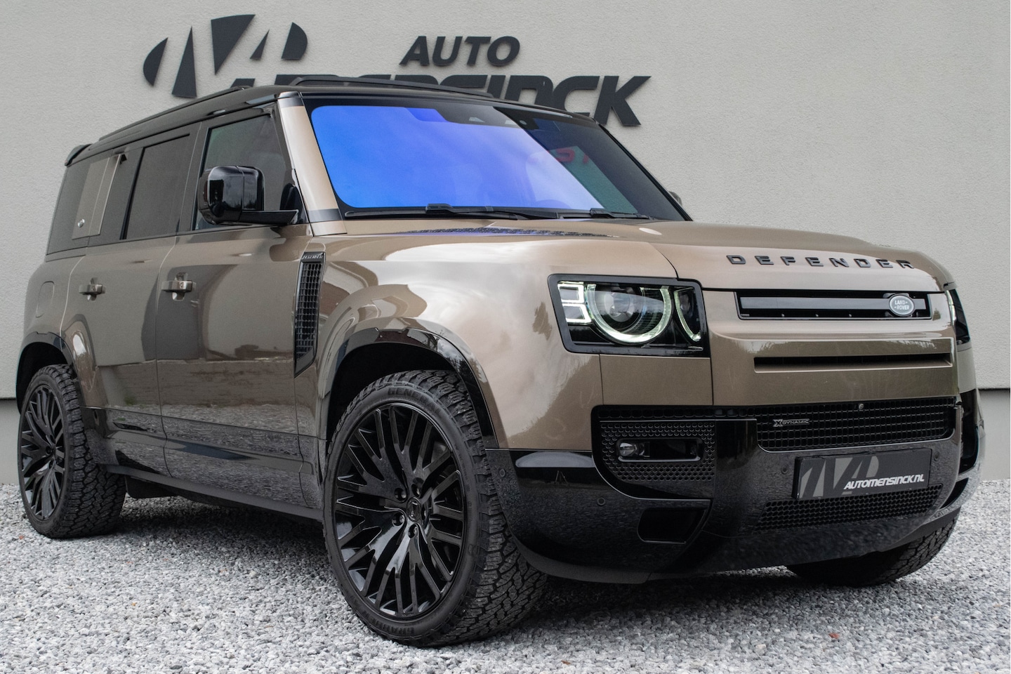 Land Rover Defender 110 - P400e - AutoWereld.nl