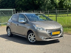 Peugeot 208 - 1.2 PureTech Style Pack /Navi/Trekhaak/