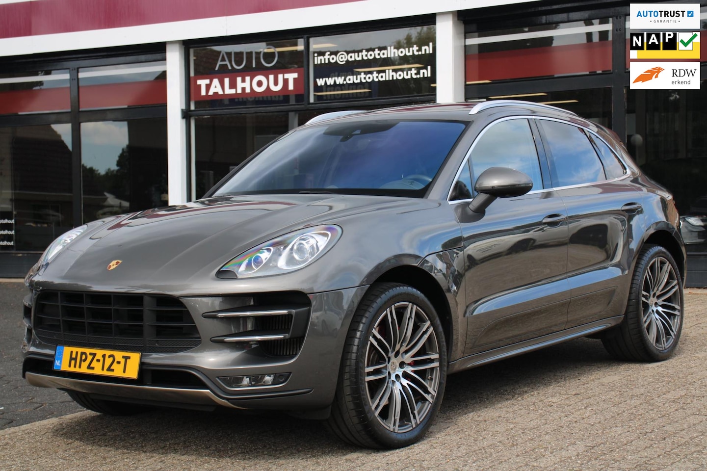 Porsche Macan - 3.6 Turbo - SPORTCHRONO, PANO, LUCHTVERING, STOELKOELING, CAMERA - AutoWereld.nl
