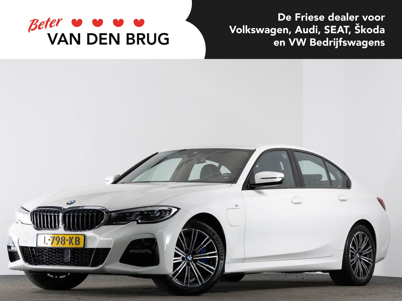BMW 3-serie - 330e 293 PK M-Sport | LED Laser | Leder | Trekhaak | Ambiance verlichting | - AutoWereld.nl