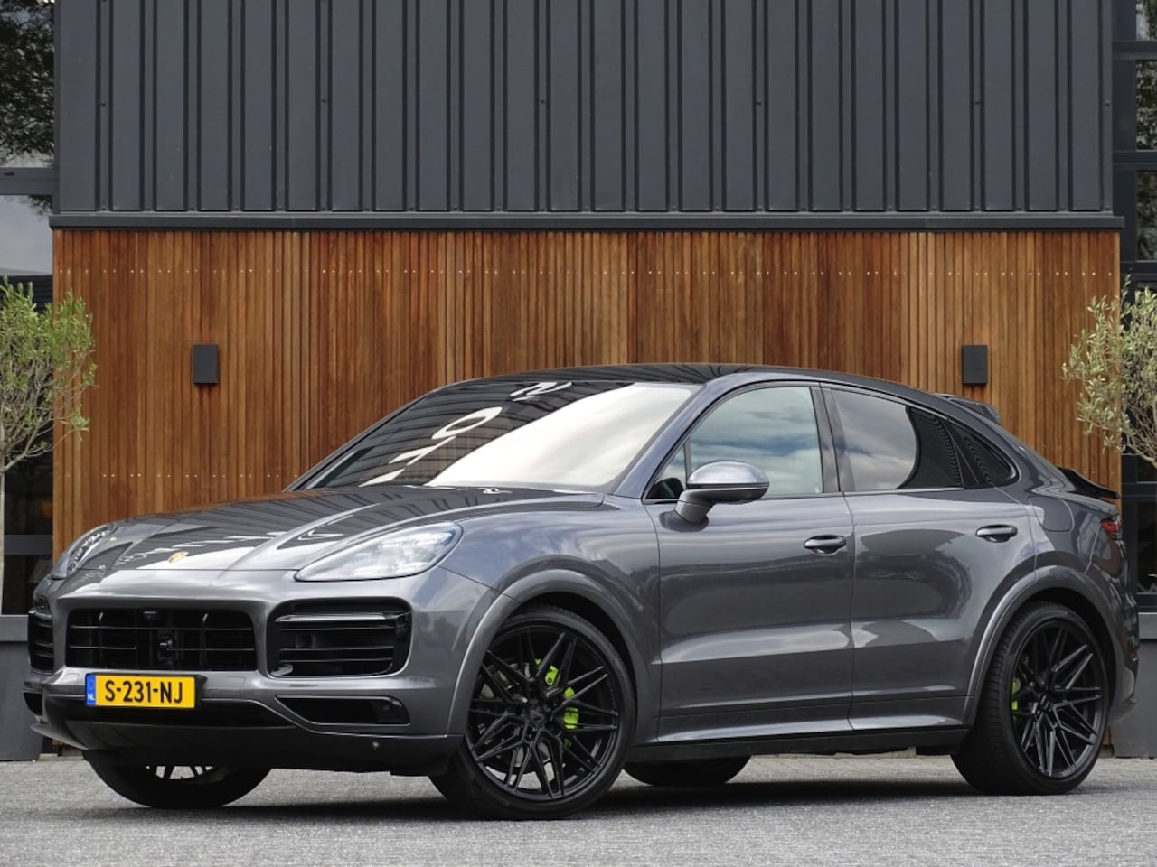 Porsche Cayenne Coupé - 3.0 E-hybrid 462PK / Carbon / SportDesign / Nachtzicht / 360° - AutoWereld.nl