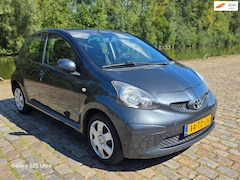Toyota Aygo - 1.0-12V + volledig dealer onderhouden elektrische ramen