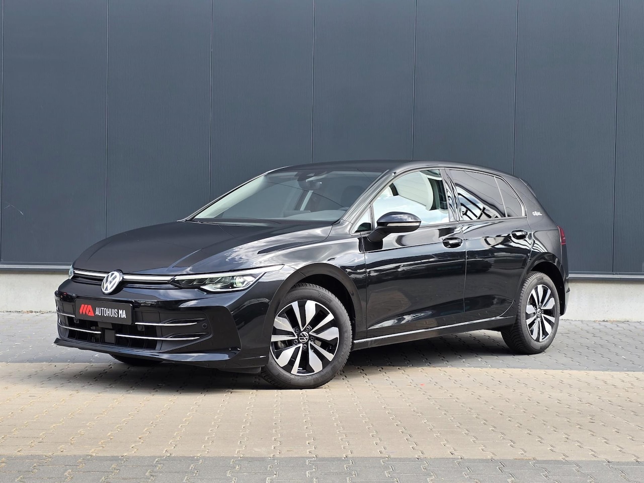Volkswagen Golf - 1.5 eTSI Goal Edition Trekhaak/Stoelverwarming/Navi/Cruise - AutoWereld.nl