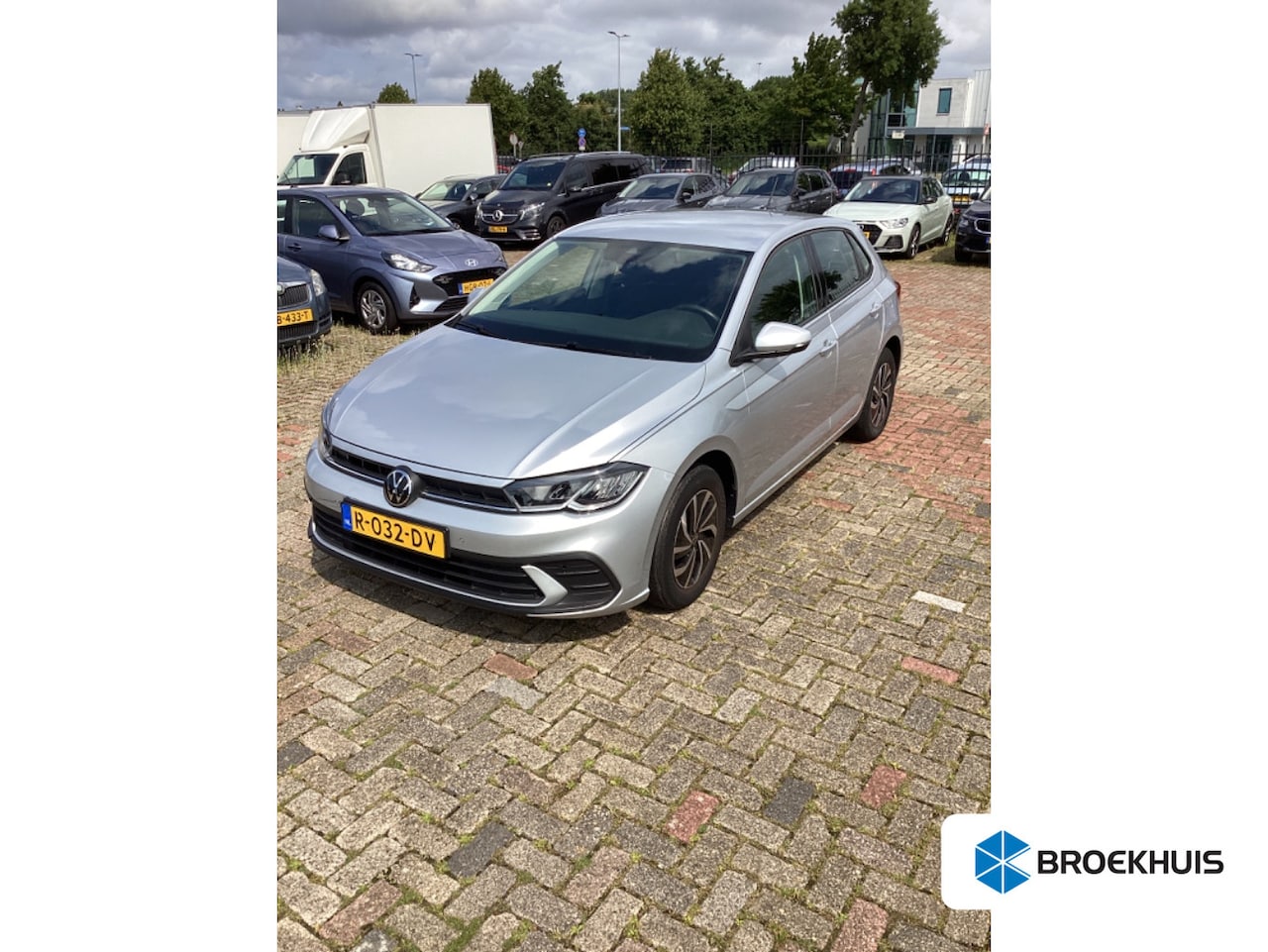 Volkswagen Polo - 1.0 TSI Life Cruise | Airco | 15" Lichtmetaal | All-Season | Virtueel Dashboard | Carplay - AutoWereld.nl