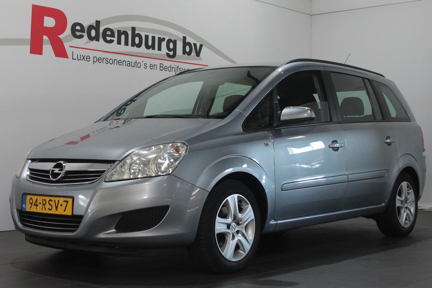 Opel Zafira - 1.6 Essentia - 7 pers. - Radio cd / Cruise / Stuurbed. - AutoWereld.nl