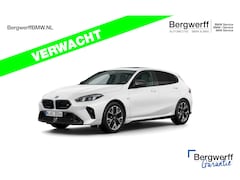 BMW 1-serie - M135 xDrive - Pano - Trekhaak - Head-Up - Harman Kadon - Driving Ass