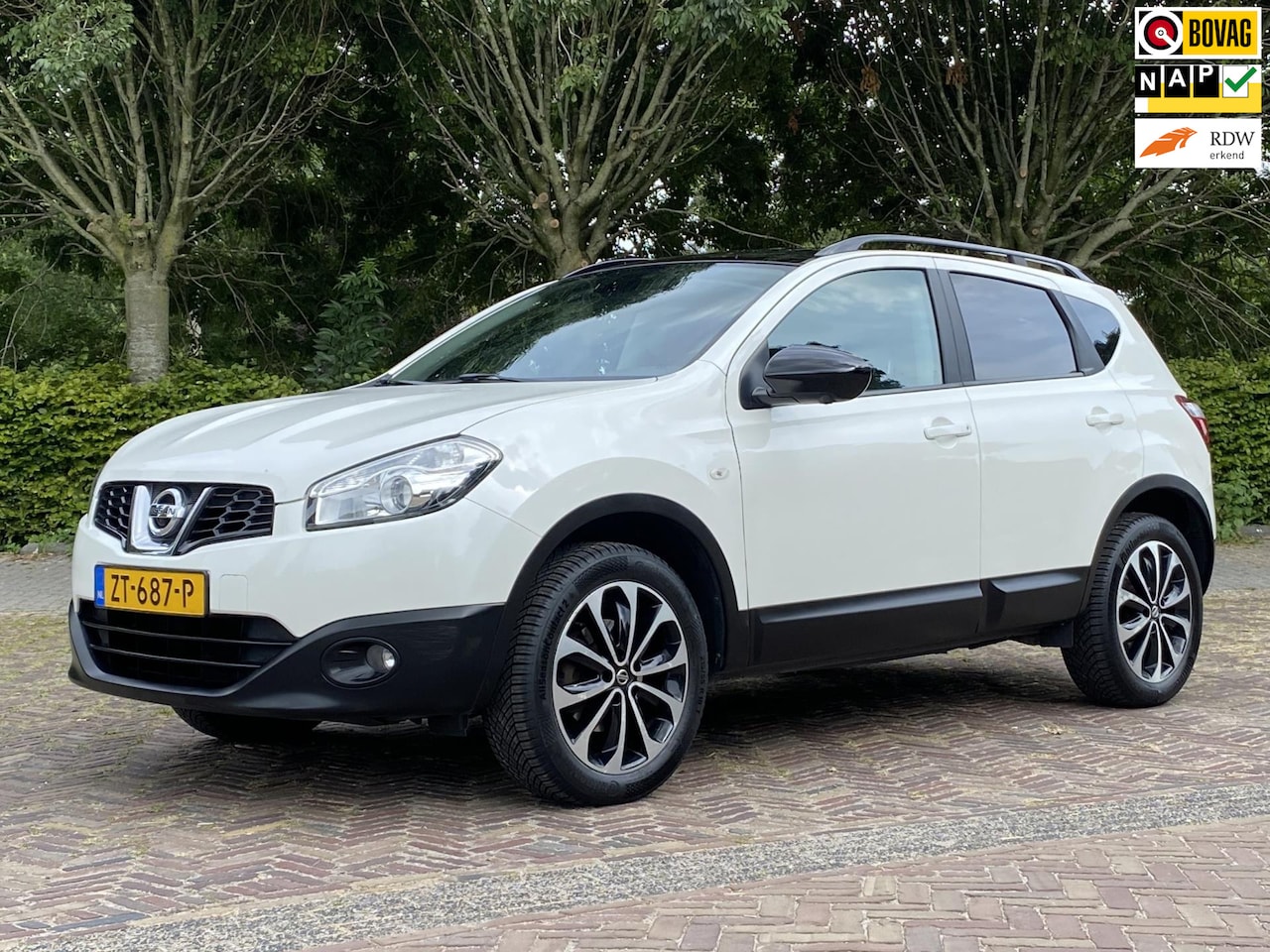 Nissan Qashqai - 1.6 Visia | Panoramadak | Camera360 | Navigatie | 18" Lichtmetalen velgen - AutoWereld.nl