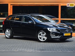 Volvo V60 - T4 Summum | Panoramadak | Stoelverwarming | Trekhaak 1600KG | Cruise | Bluetooth |