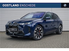 BMW iX - xDrive45 M Sport / Trekhaak / M Multifunctionele Stoelen / Soft-Close / Parking Assistant