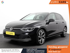 Volkswagen Golf - 1.5 eTSI Style Climate control | Adeptieve cruise control | LED Matrix koplampen | Stoel /