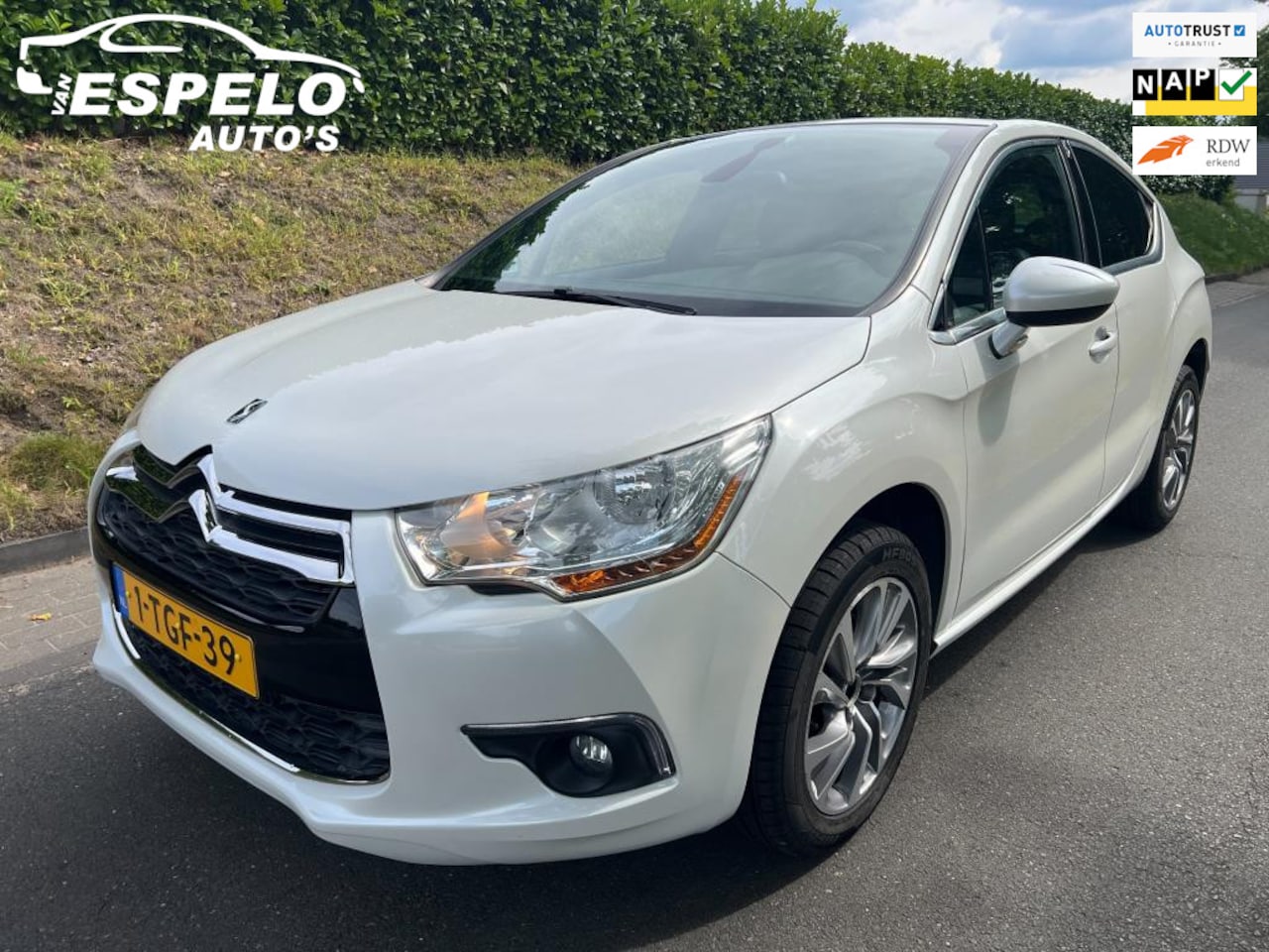 Citroën DS4 - 1.6 THP So Chic AUTOMAAT met 91.658 km NAP en oa: Verw. stoelen, Apple/Android, Lm 17", Cl - AutoWereld.nl