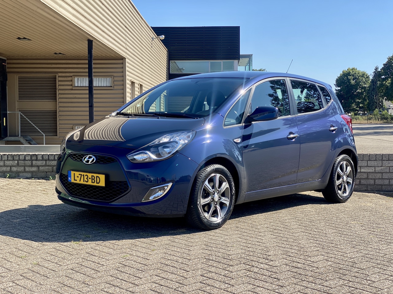 Hyundai ix20 - 1.6i Premium Automaat [ fm navi,camera,ecc,lmv,cruise ] - AutoWereld.nl