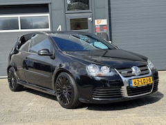 Volkswagen Golf - 3.2 R32