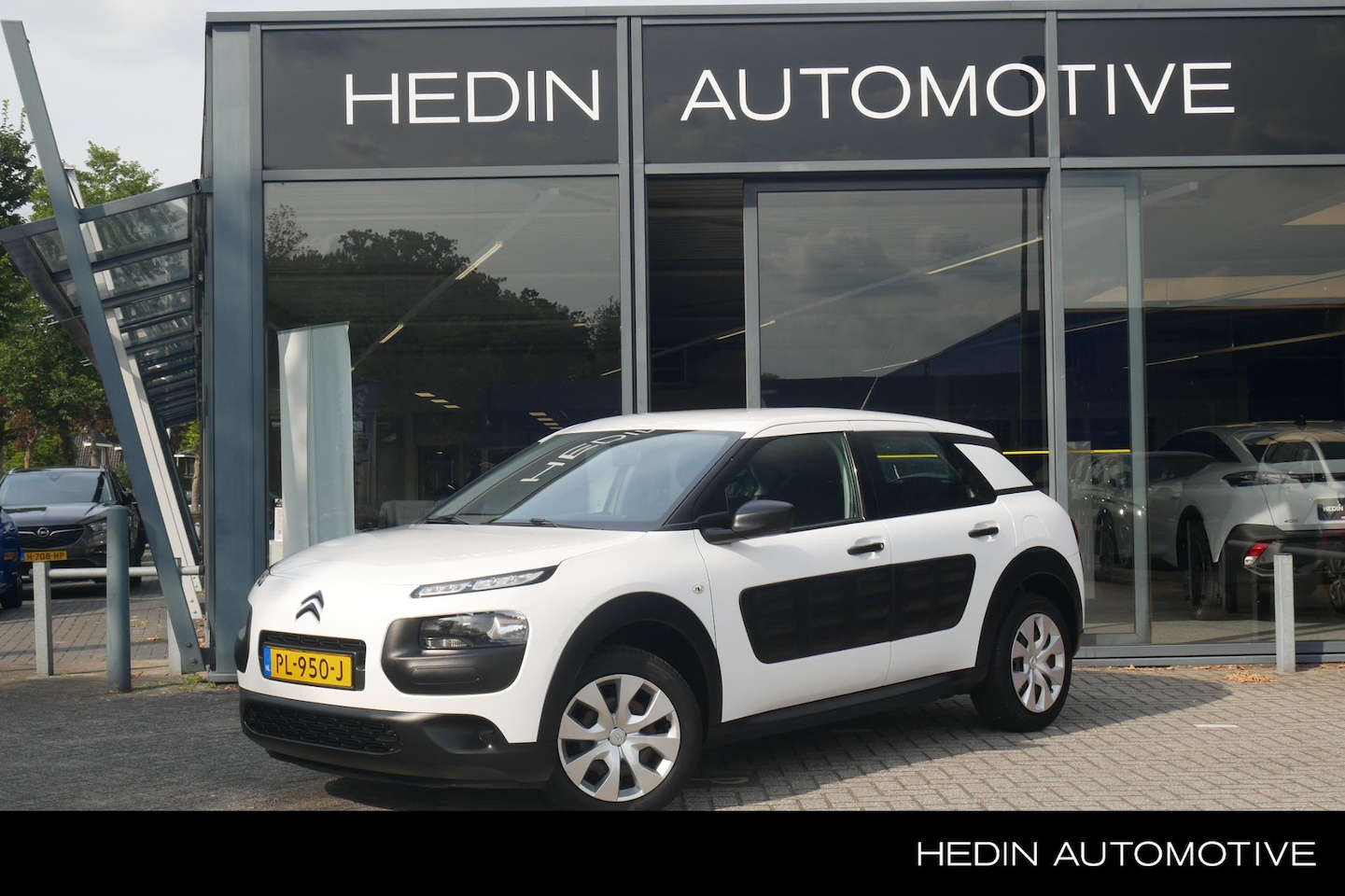 Citroën C4 Cactus - 1.2 PureTech Live | Trekhaak | Cruise Control | All-Season Banden | Dealer onderhouden - AutoWereld.nl