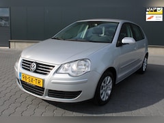 Volkswagen Polo - 1.4-16V Sportline CRUISE CONTROLE GEREGELDE AIRCO 5 DRS