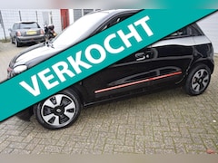 Renault Twingo - 1.0 SCe Collection hele nette twingo, alleen een bumperhoekje zie foto