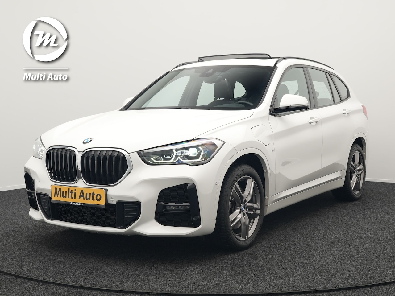 BMW X1 - xDrive25e M Sport Plug in Hybrid 221pk Dealer O.H | PHEV | Panodak | Carplay | LED | DAB | - AutoWereld.nl