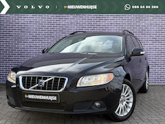 Volvo V70 - 2.5T Momentum | Young timer | Stoelverwarming | Trekhaak | Leder | elektrisch bedienbare a