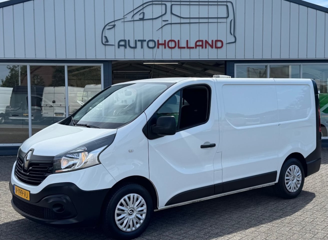 Renault Trafic - 1.6 DCI 70KW 95PK EURO 6 AIRCO/ CRUISE CONTROL/ NAVIGATIE/ PARKEERSENSOREN/ 100% DEALEROND - AutoWereld.nl