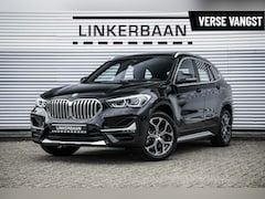 BMW X1 - sDrive20i | X Line | Panodak | Leder | Navi | HUD | Trekhaak | NL Auto |