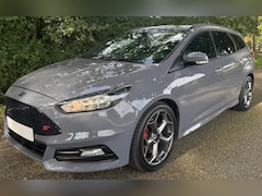 Ford Focus Wagon - 2.0 ST-3 2017 250PK NAVI CLIMA RECARO ERG MOOIE DEALER ONDERHOUDEN AUTO