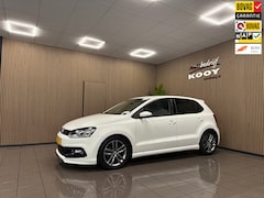 Volkswagen Polo - 1.2 TSI R-Line * Navigatie / Parkeersensoren / Trekhaak / NL Auto