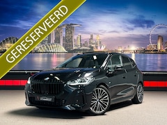 BMW 2-serie Active Tourer - 218i M-Pakket Trekhaak|HUD|Harman/Kardon|Panorama