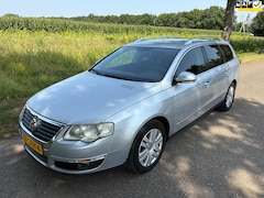 Volkswagen Passat Variant - 1.8 TFSI Highline Automaat/Alcantara/Leer/Lichtmetaal/Trekhaak