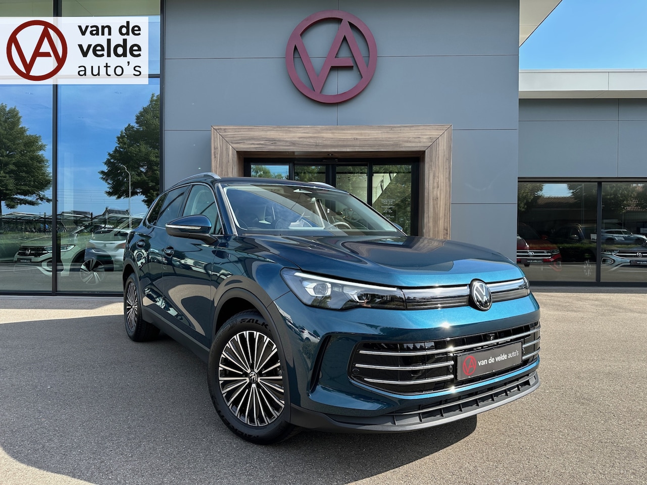 Volkswagen Tiguan - 1.5 eTSI 150pk DSG Elegance | 360 Camera | Trekhaak | Dode hoek | Elek. klep | Rijklaar in - AutoWereld.nl
