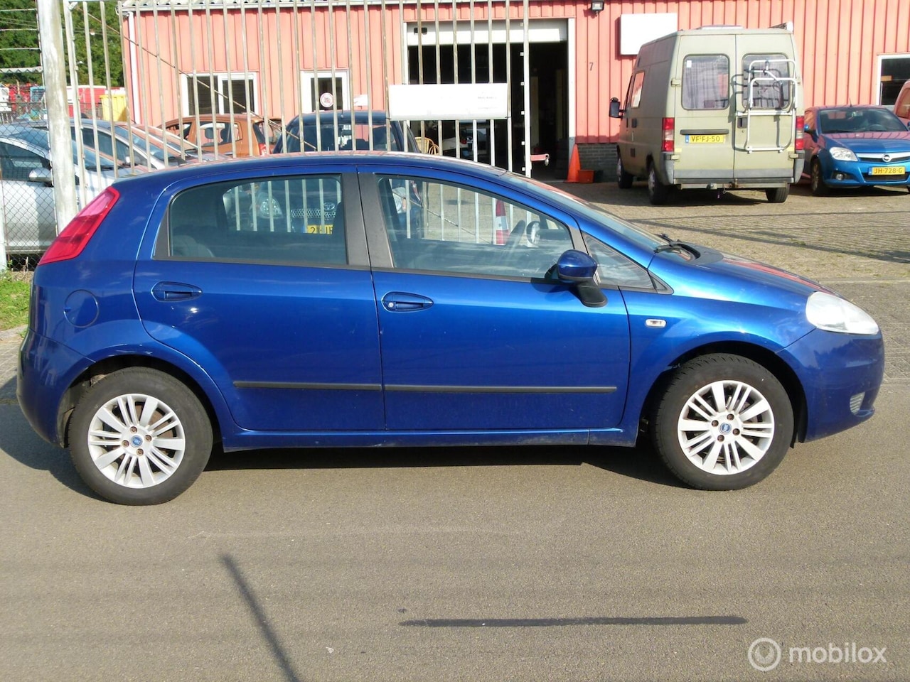Fiat Grande Punto - 1.4 Active NIEUWE APK en ALL SEASON banden - AutoWereld.nl