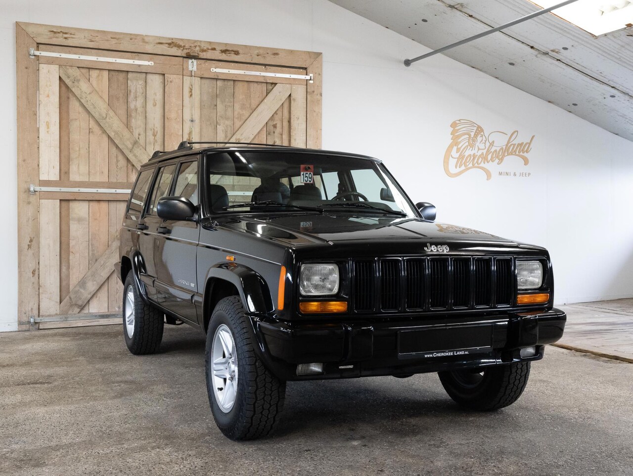 Jeep Cherokee - XJ - Cherokee zwart Ready to go - AutoWereld.nl
