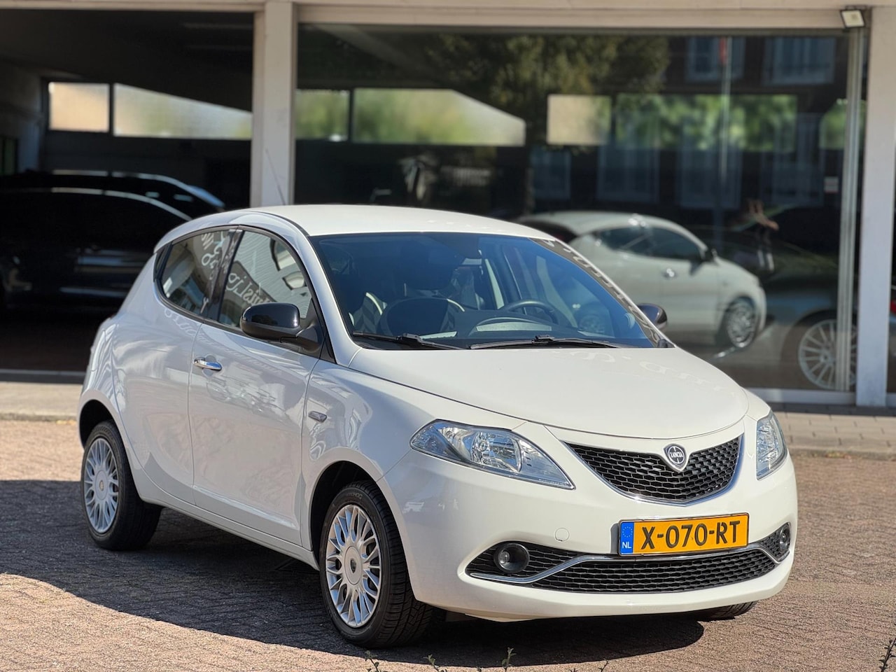 Lancia Y(psilon) - Ypsilon 1.2 Gold|Nieuwstaat|1e eigenaar|63dkm! - AutoWereld.nl