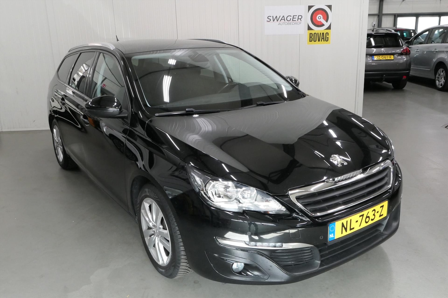 Peugeot 308 - 1.2 PureTech Blue Lease Executive 1.2 PureTech 110pk Blue Lease Executive (Goed onderhouden) - AutoWereld.nl