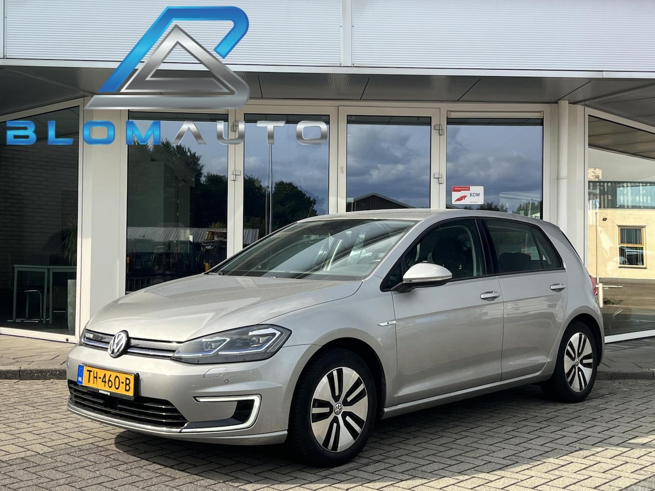 Volkswagen e-Golf - 136PK DYNADIO+VIRTUAL+CARPLAY+ACC+TREKHAAK - AutoWereld.nl
