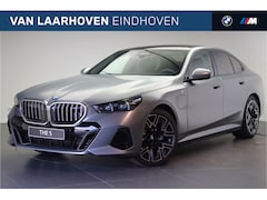 BMW 5-serie - 530e M Sport Automaat / Panoramadak / Adaptieve LED / Comfort Access / Stoelventilatie / P